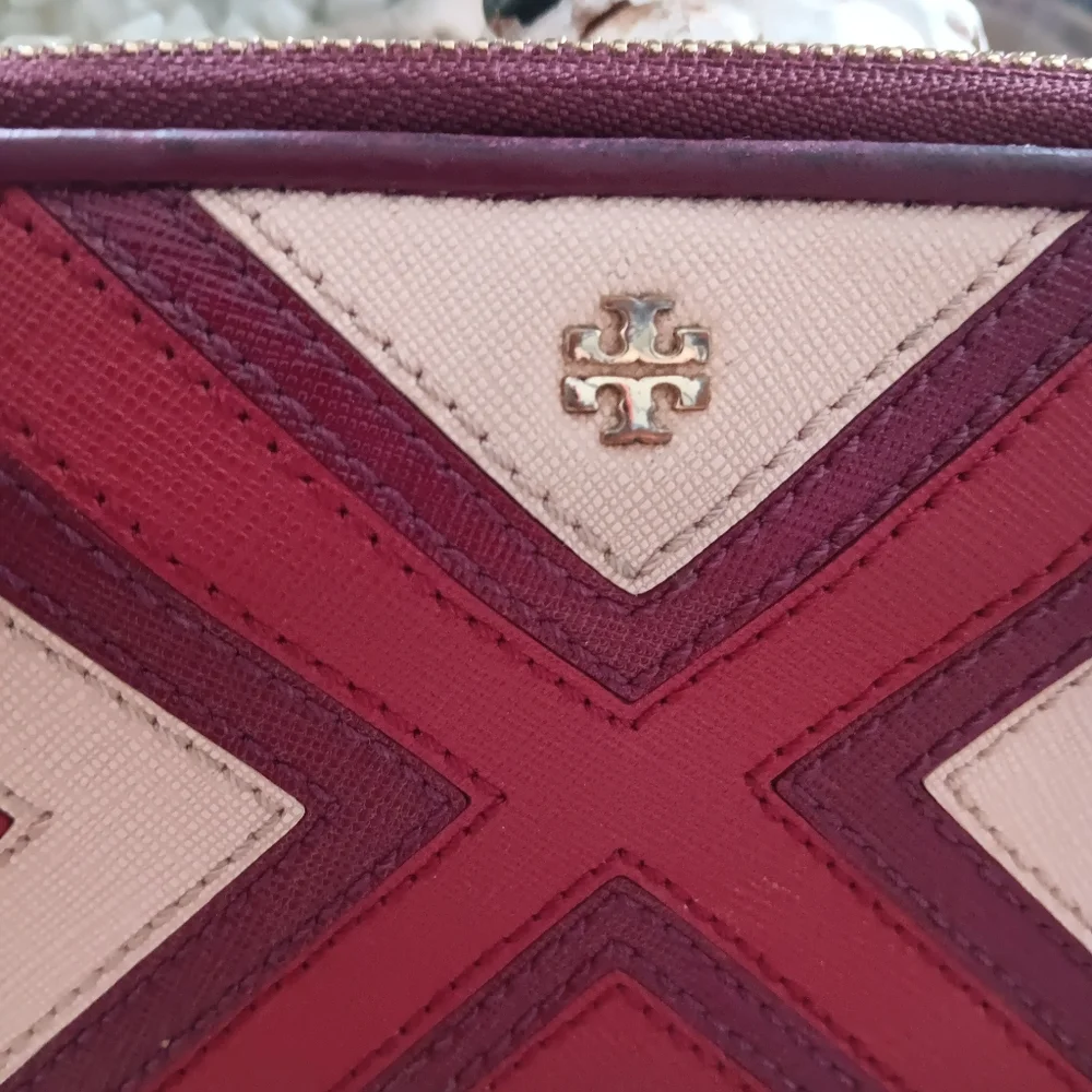 Tory Burch Saffiano Leather Wallet EUC